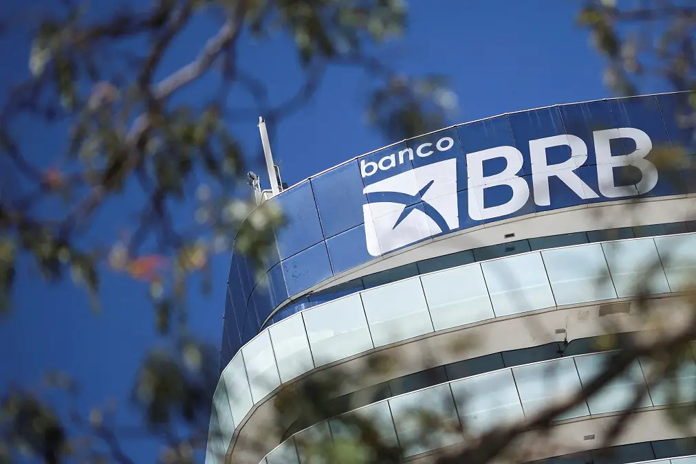 Banco Master e Banco de Brasília - fusão bancária