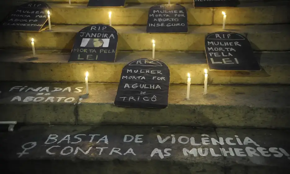 Manifestação contra violência contra mulheres